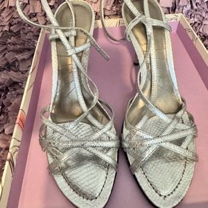 Women silver metallic sandal